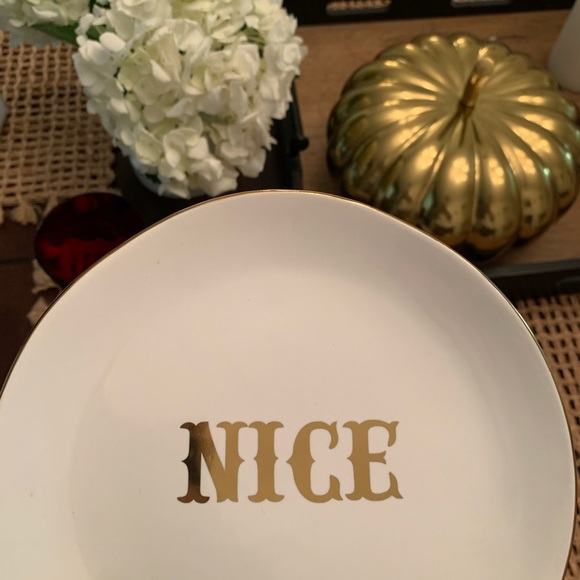 Pottery Barn Emily & Merritt Naught Nice plates - Picture 4 of 6